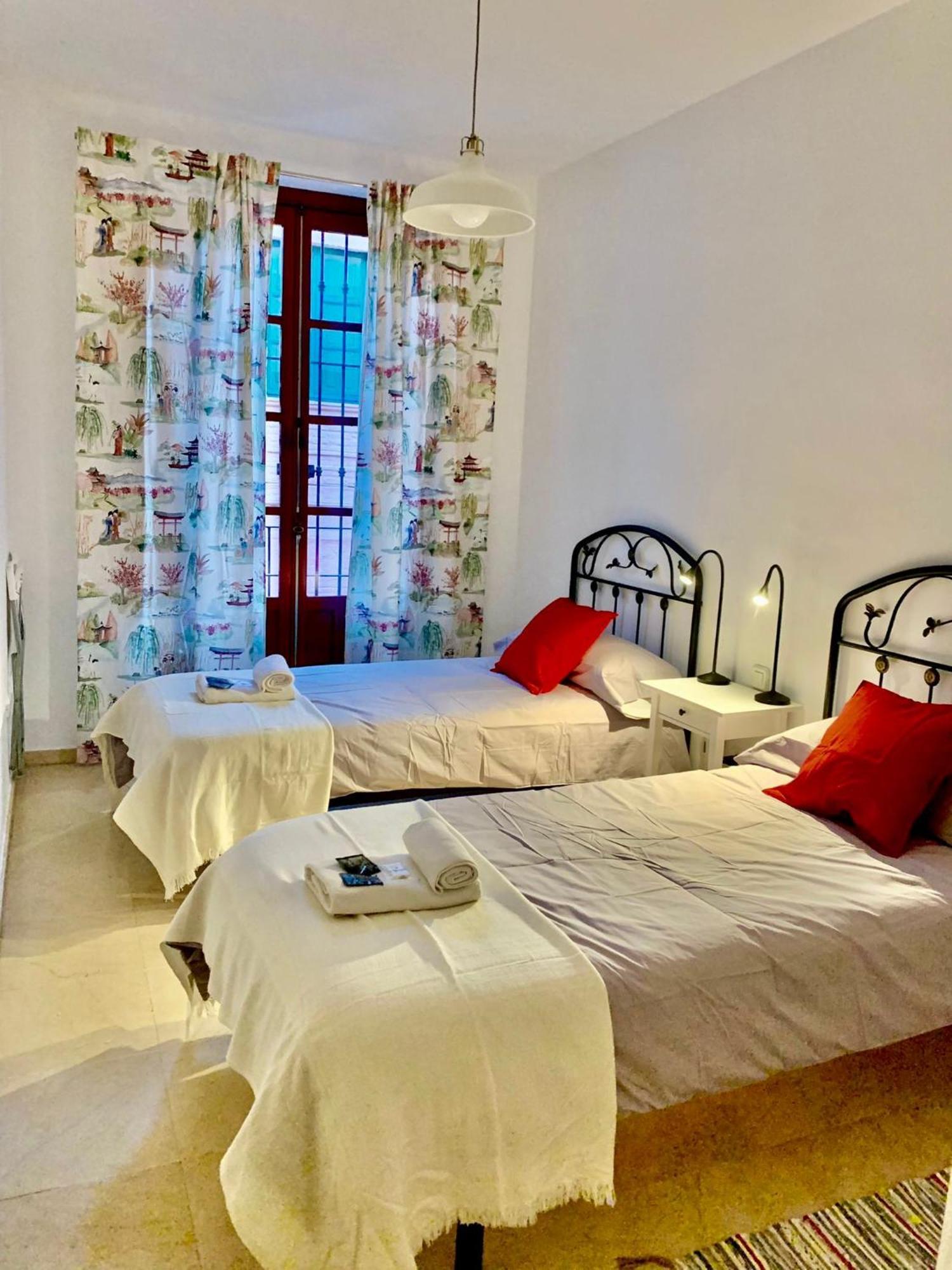 Apartamento Torre De La Plata Seville Ngoại thất bức ảnh